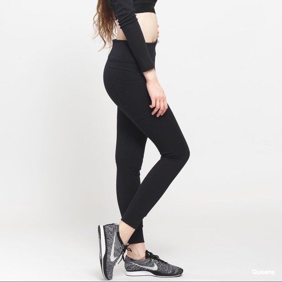 nike essential leggings